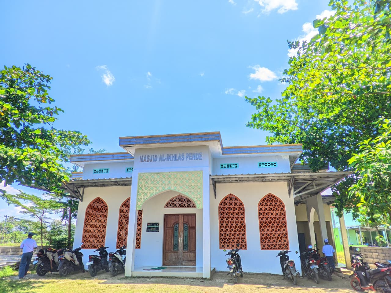 Masjid SMK AL-IKHLAS PENDE 